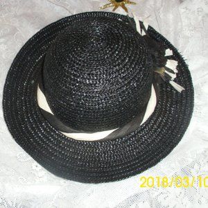 Black Straw Hat Vintage Black White  Flower Accent   One Size